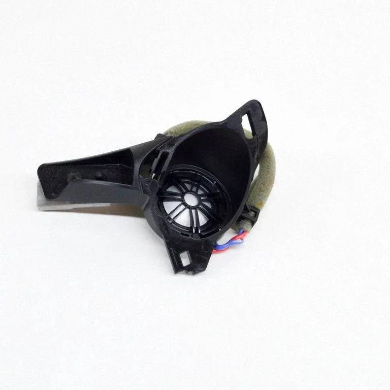 Skaļrunis (-ņi) priekšējās durvīs BJ3218808AC