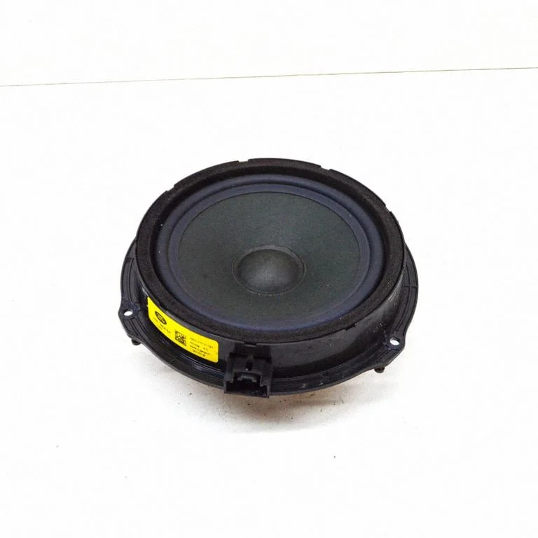 Skaļrunis (-ņi) priekšējās durvīs JJ3218808BA
