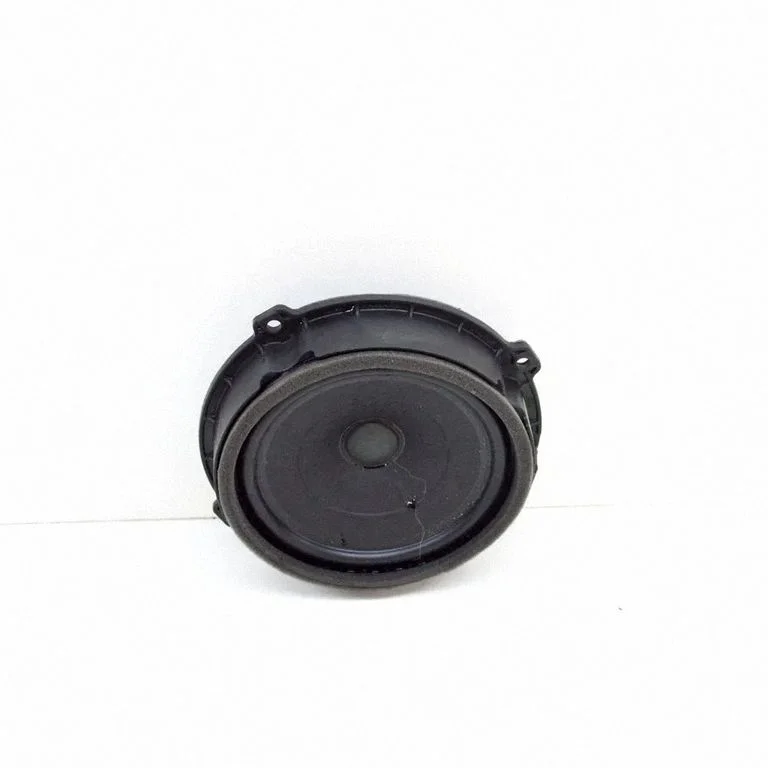 Skaļrunis (-ņi) priekšējās durvīs 96330G5000
