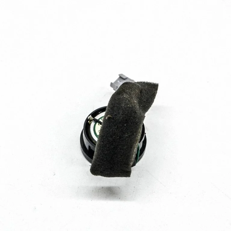 Skaļrunis (-ņi) priekšējās durvīs BH2218808AC