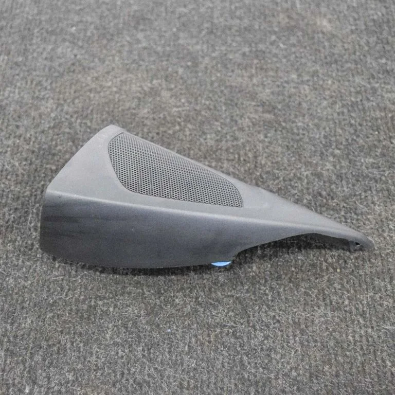 Skaļrunis (-ņi) priekšējās durvīs 30781067
