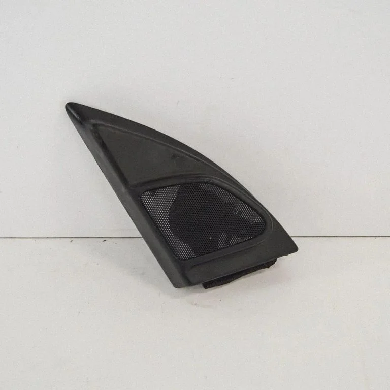 Skaļrunis (-ņi) priekšējās durvīs 30781067