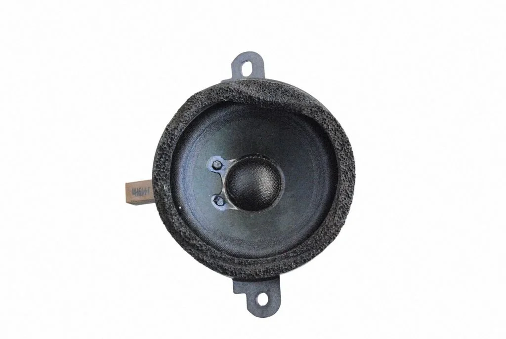 Skaļrunis (-ņi) priekšējās durvīs 3148871010