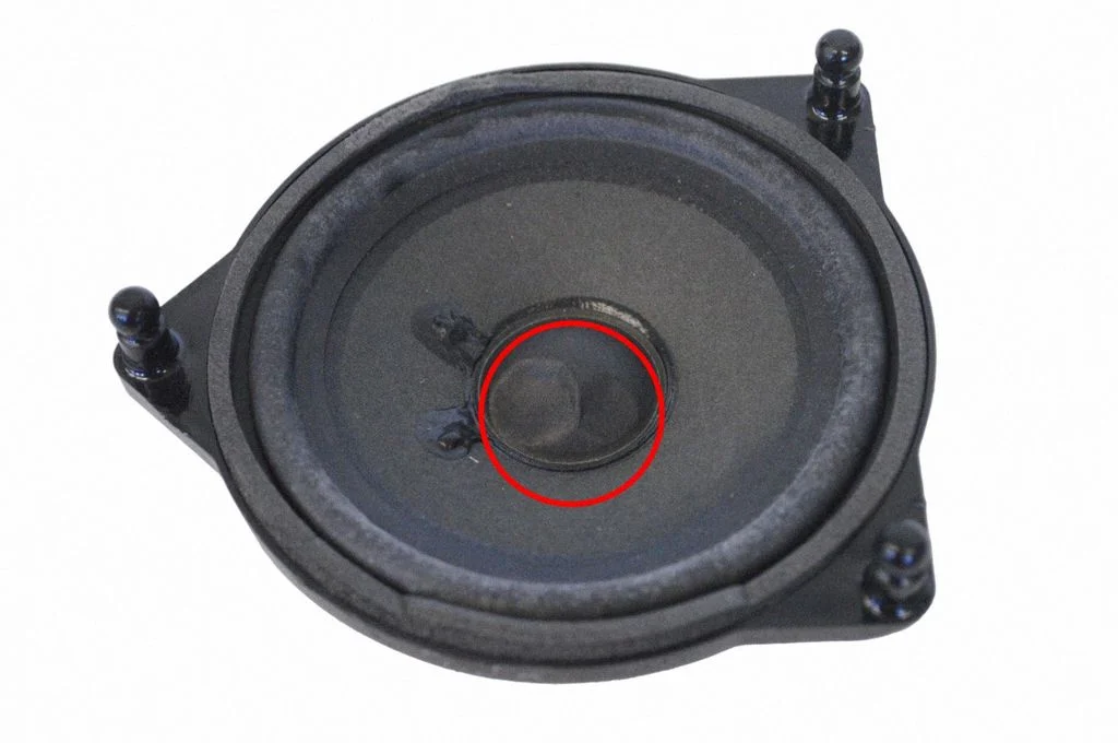 Skaļrunis (-ņi) priekšējās durvīs A2228200202