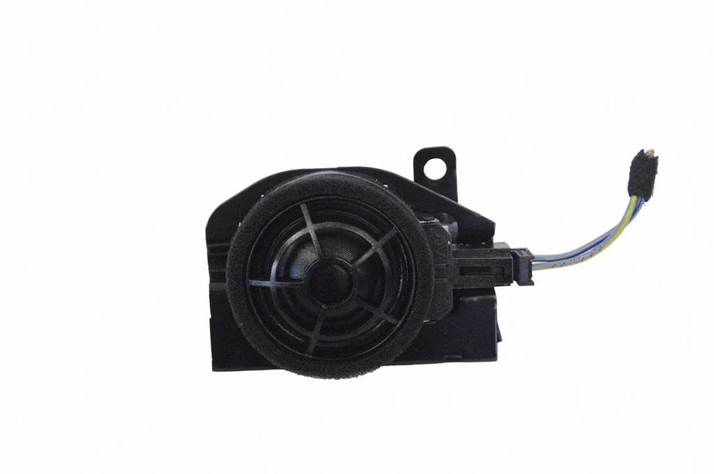 Skaļrunis (-ņi) priekšējās durvīs 80A035399D
