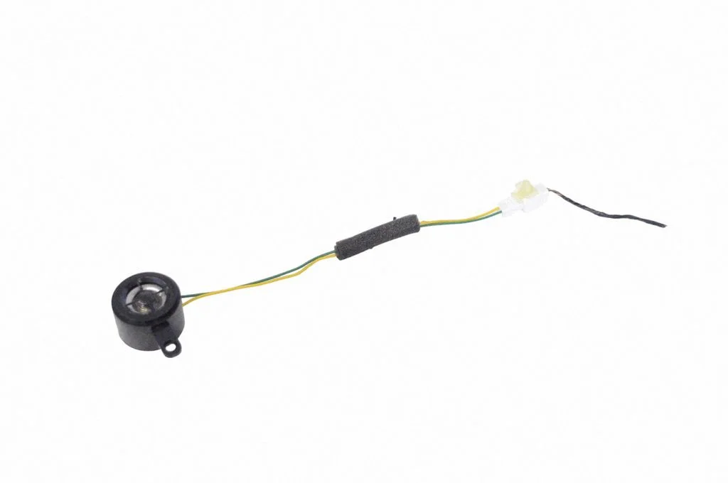 Skaļrunis (-ņi) priekšējās durvīs 8930121043