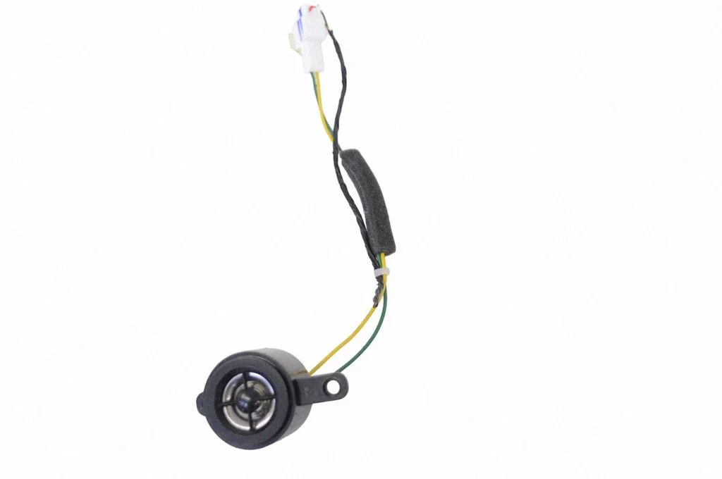 Skaļrunis (-ņi) priekšējās durvīs 8930221043