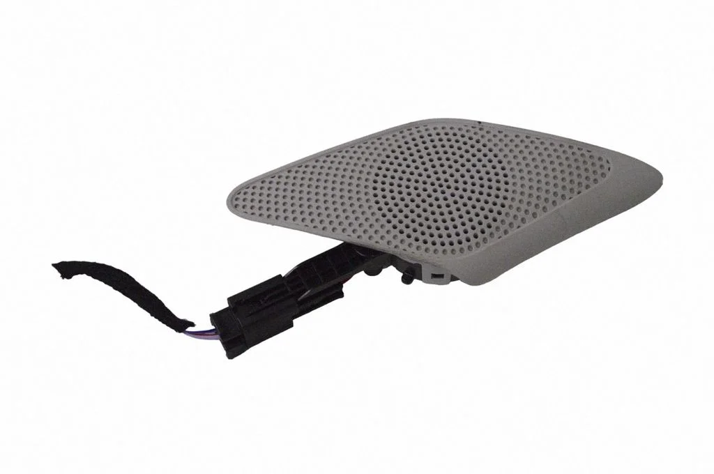 Skaļrunis (-ņi) priekšējās durvīs 8343550020