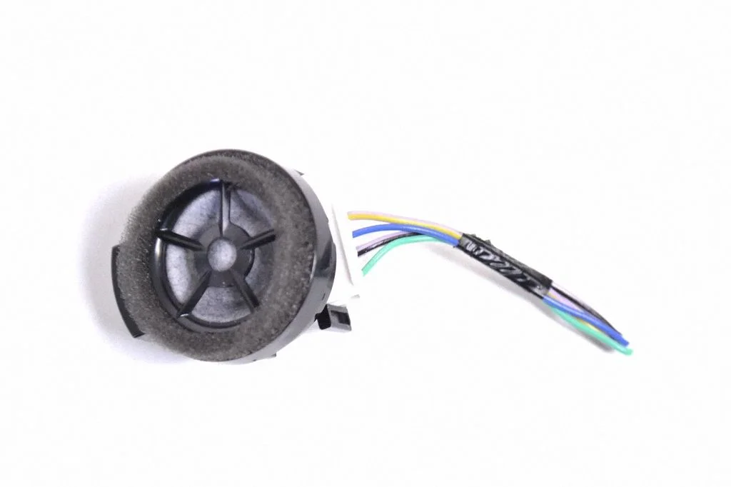 Skaļrunis (-ņi) priekšējās durvīs 8615002160