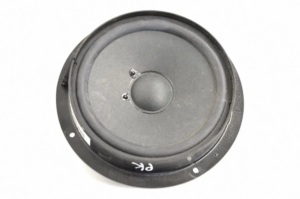Skaļrunis (-ņi) priekšējās durvīs A1648203002
