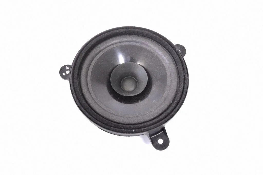 Skaļrunis (-ņi) priekšējās durvīs 86301AJ020