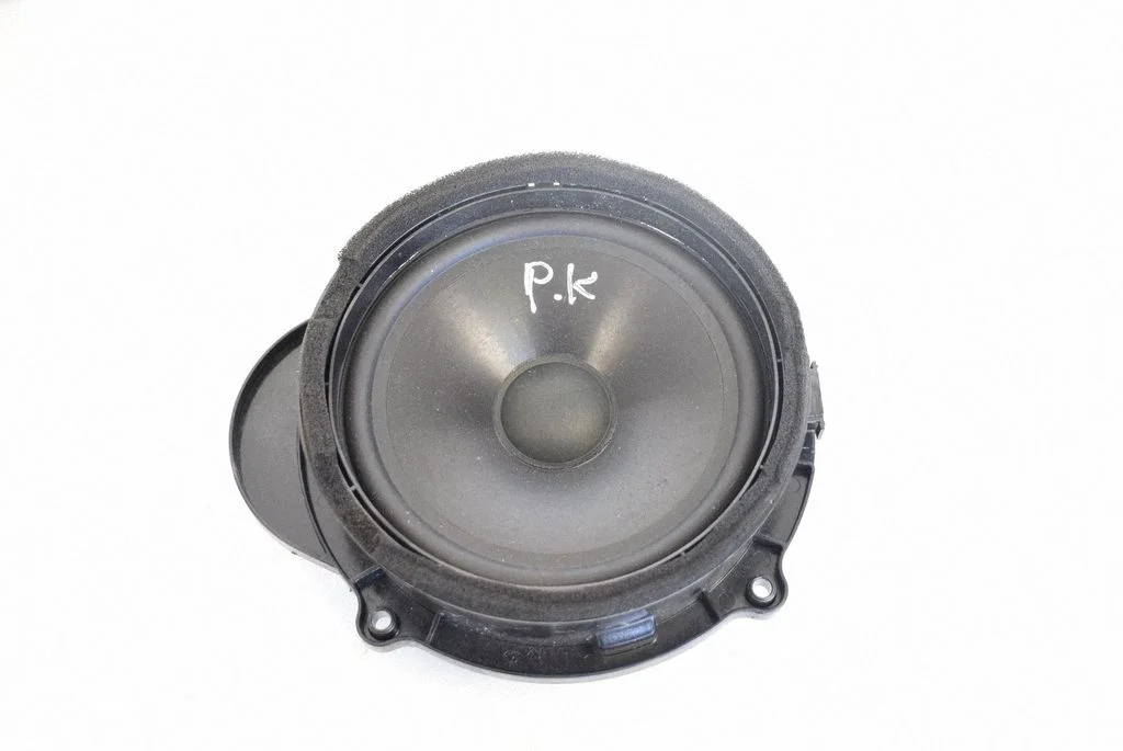 Skaļrunis (-ņi) priekšējās durvīs XQM500500