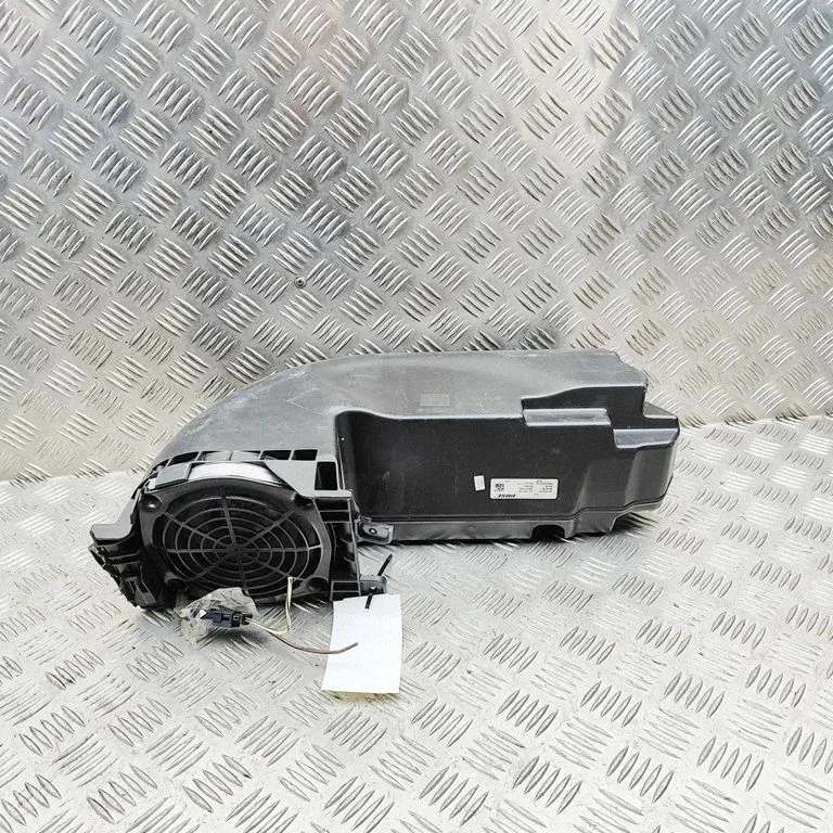 Subwoofer speaker 8J7035382