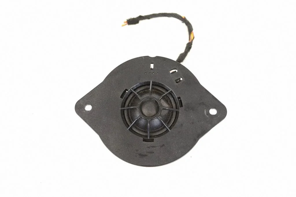 Armatuurlaua kõlar 8T0095933A