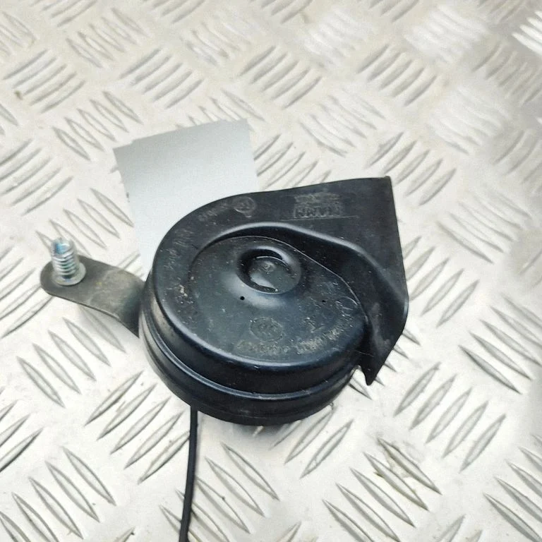 Horn signal – Tesla Model S (2012-)