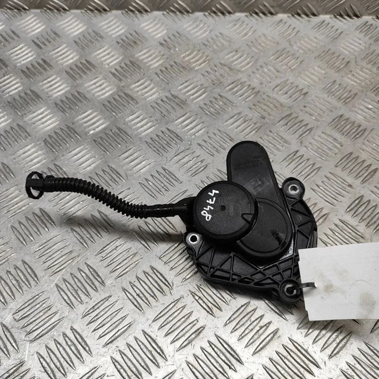 Kartera ventilācija/caurulīte(-s)/šļūtene(-s) A2780100431