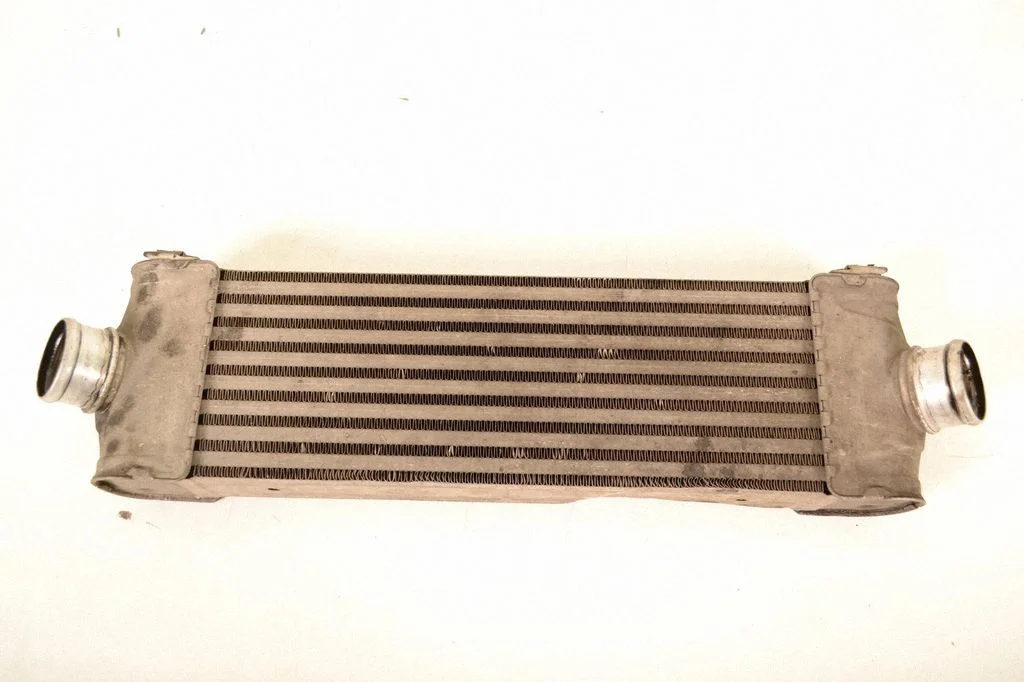 Starpdzesētāja (interkūlera) radiators 6C119L440AC