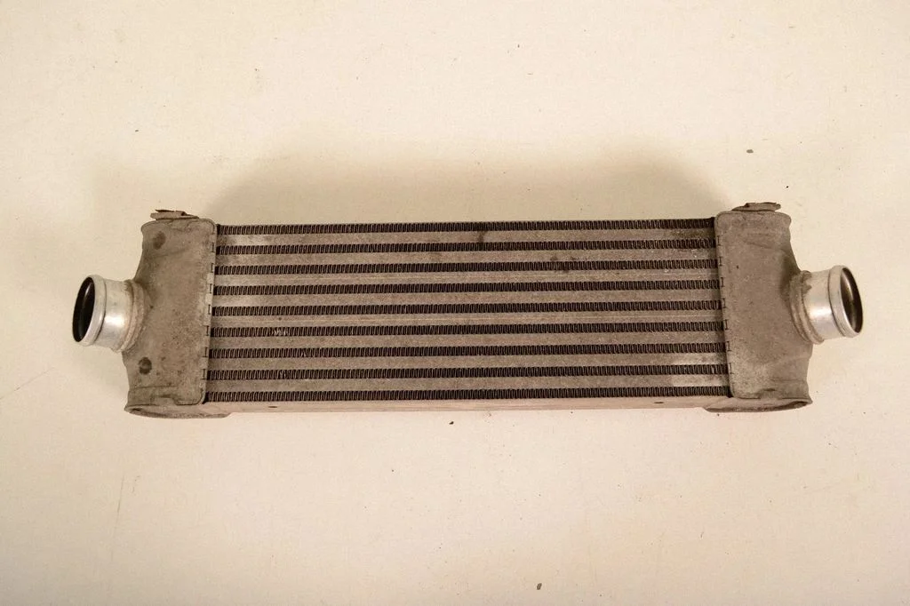 Starpdzesētāja (interkūlera) radiators 6C119L440AC