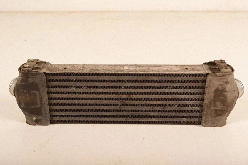 Starpdzesētāja (interkūlera) radiators 6C119L440AC