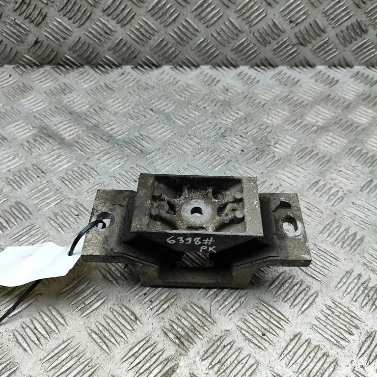 Dzinēja spilvens 8200676857D