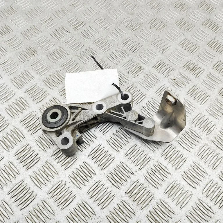 Engine mount bracket – BMW X2 U10 (2023-)