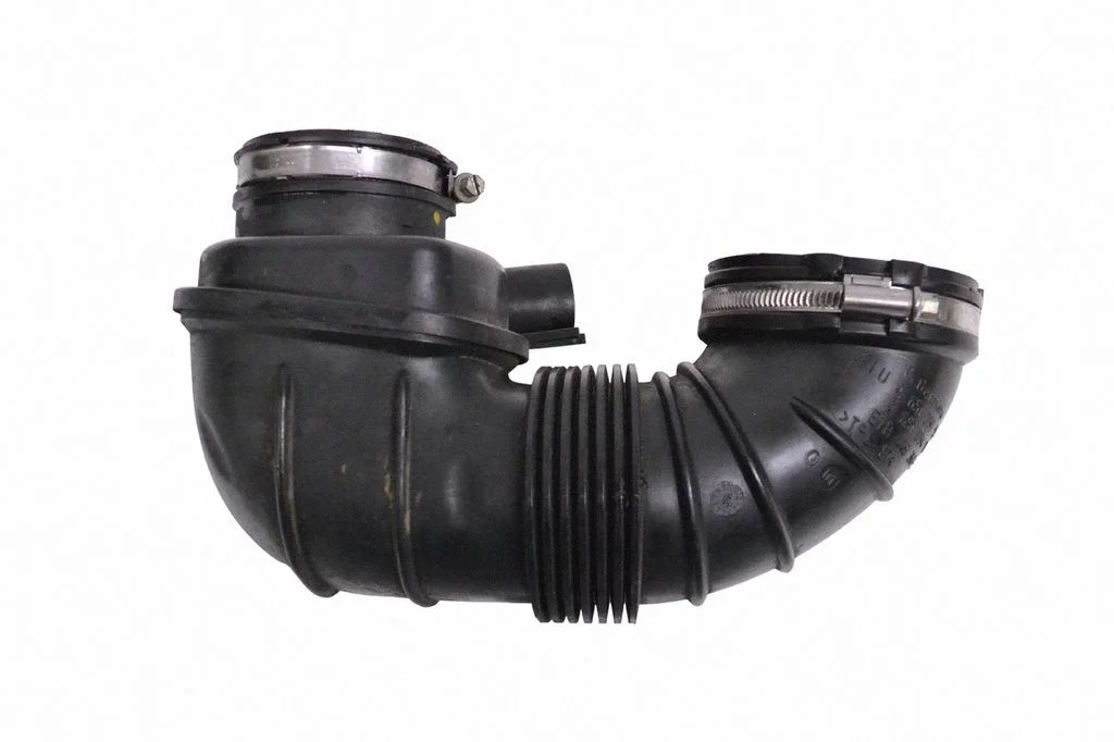 Air intake hose/pipe A6510905537
