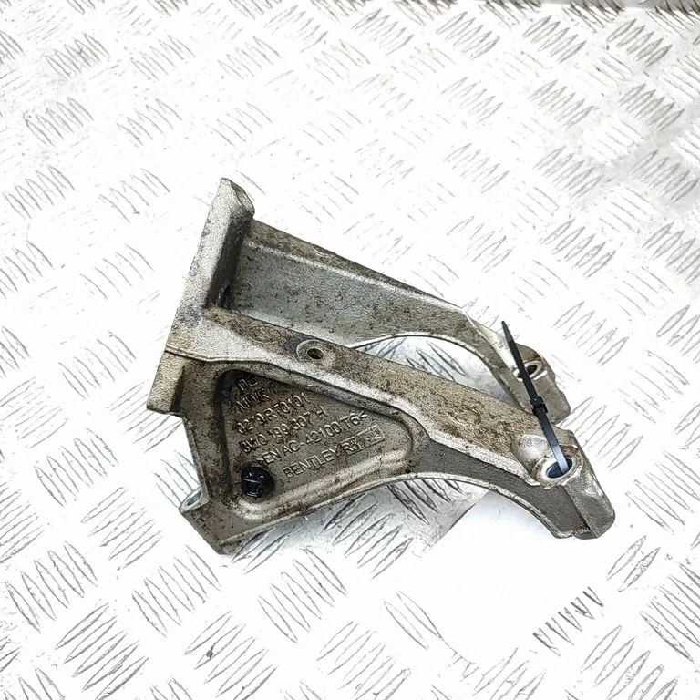 Dzinēja stiprinājuma kronšteins 3W0199307H