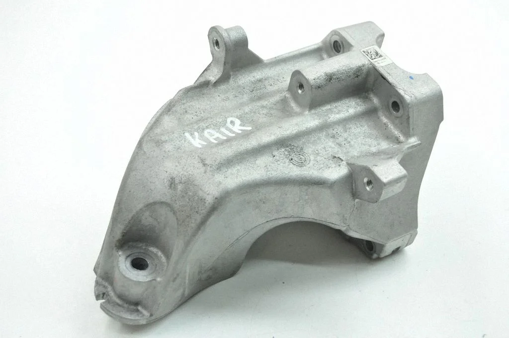 Engine mounting bracket – Mercedes-Benz C-Class W205 (2014-2021)