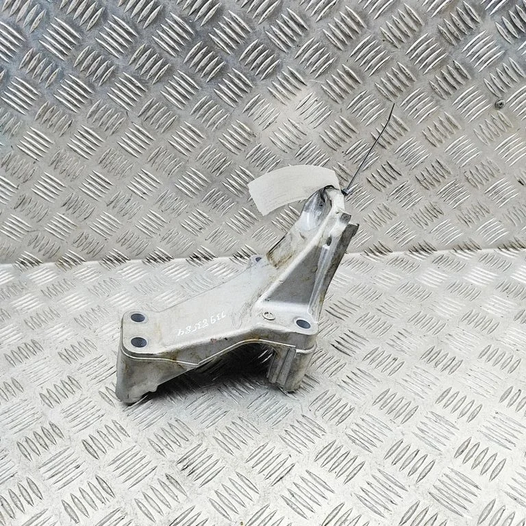 Mootori kinnituskronstein KS0E39031B – Mazda CX-80 (2024-)