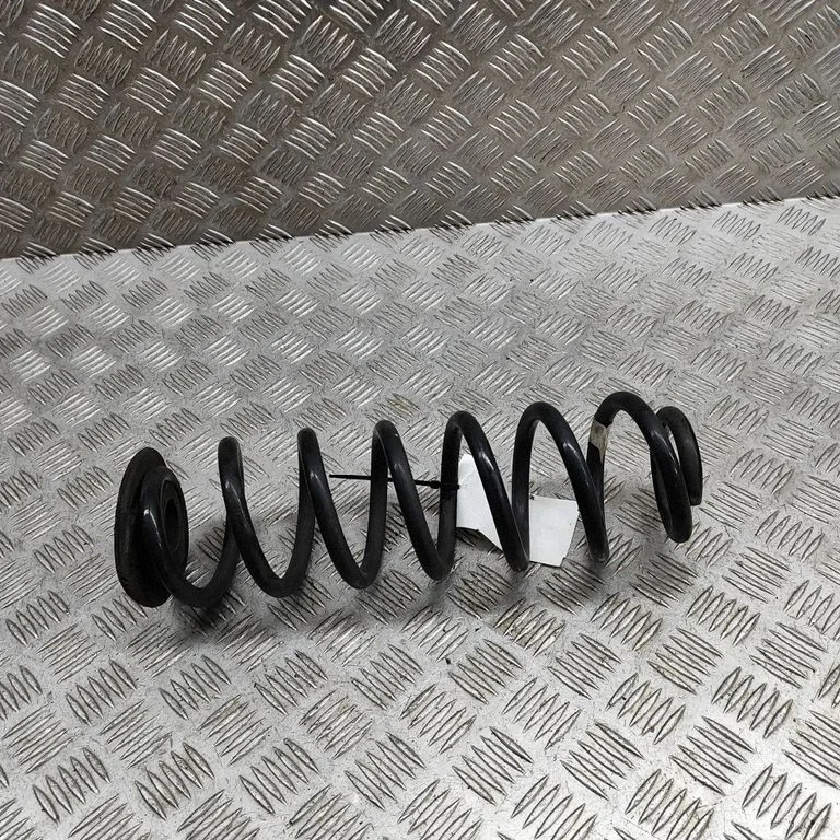 Rear coil spring – Skoda Superb B8 (3V) (2015-2024)