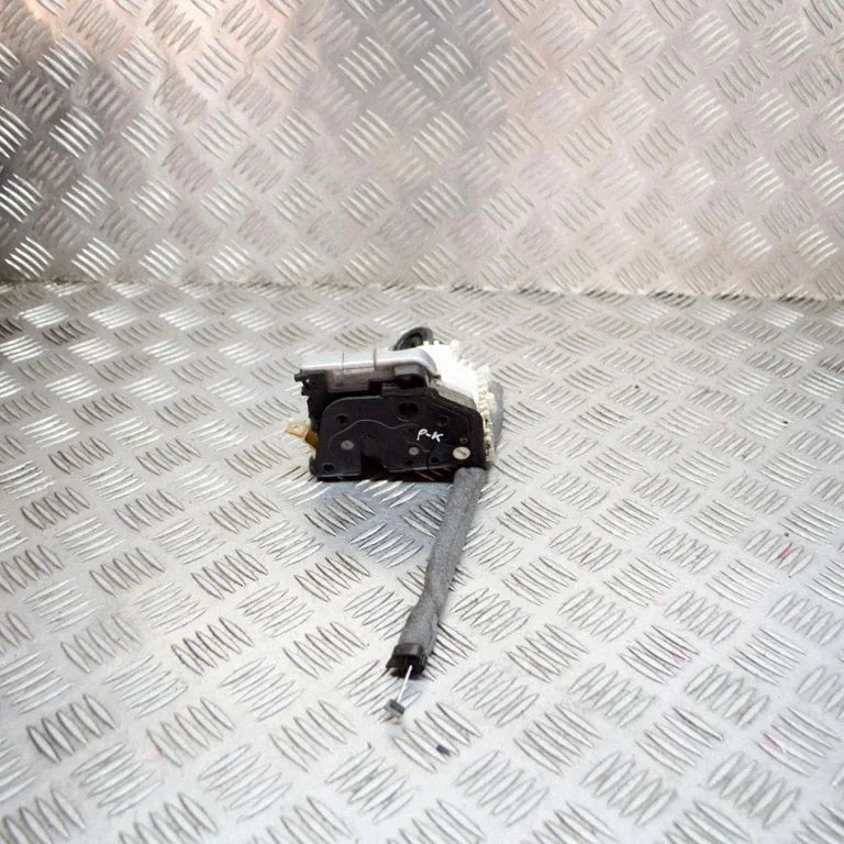 Coupe door lock (next to the handle) 8J2837015C