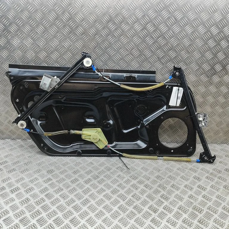Front door electric window regulator E059097023