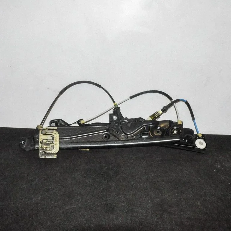 Esiukse elektriline aknatõstuk (ilma mootorita) – BMW 5-seeria F10 F11 (2009-2016)