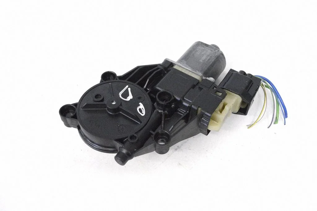 Priekšējā loga pacēlāja motoriņš 8A6114553B