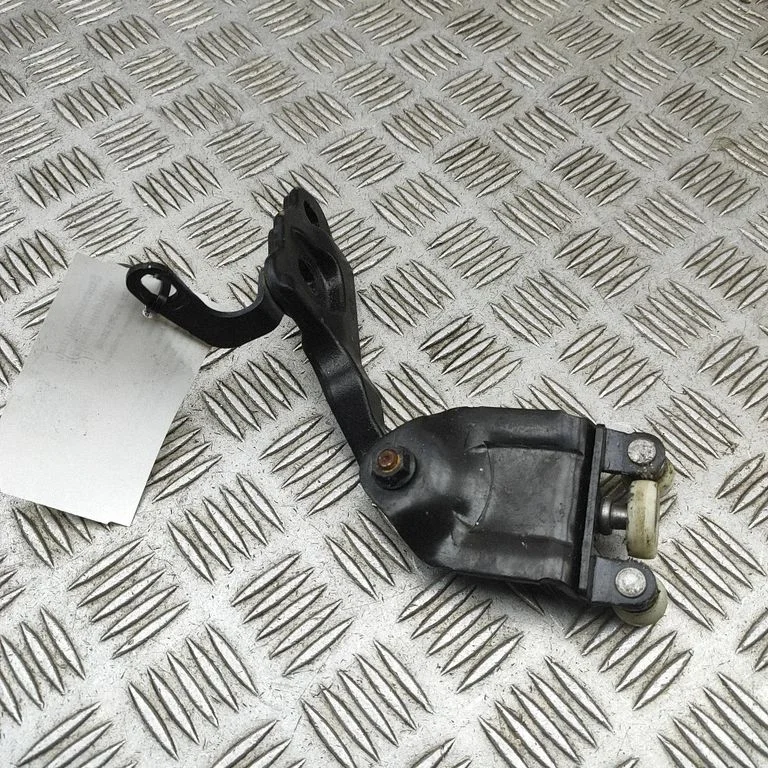 Sliding door upper roller guide/hinge BK21V25029AE