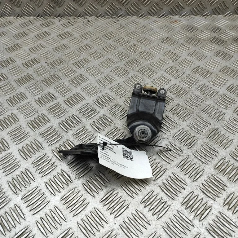 Augšējā rullīša vadotne/ augšējā eņģe KK31V25029AA