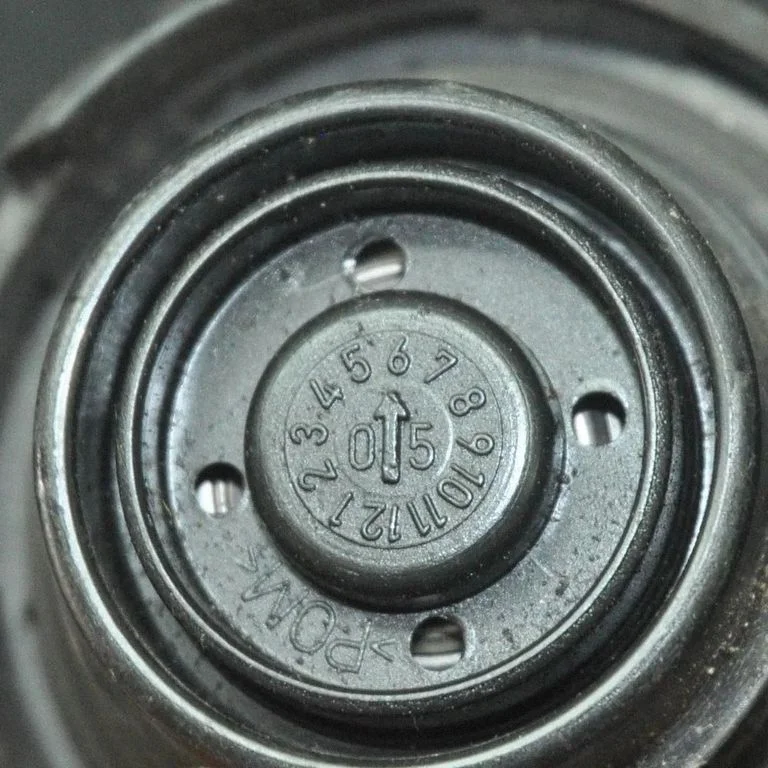 Degvielas tvertnes vāciņš – Volkswagen Touareg I (2002-2010)