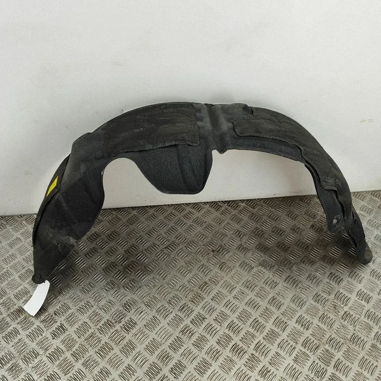 Rear arch fender liner splash guards 86822AT000