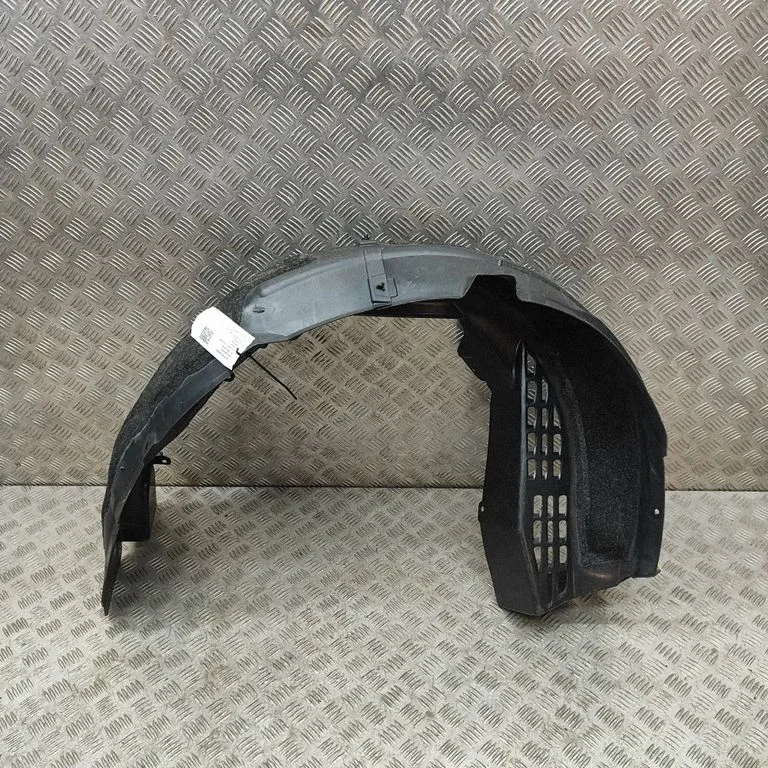 Tagumine poritiivakate – BMW i3 (2013-)