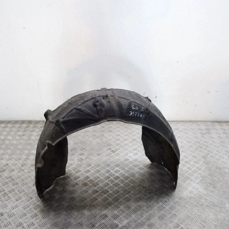 Rear arch fender liner splash guards – right