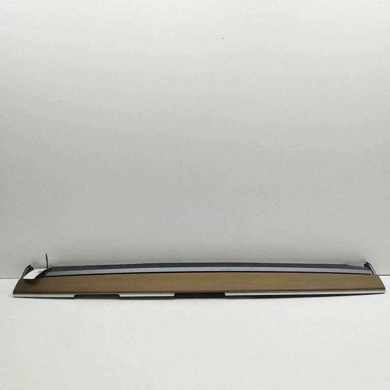 Dekoratīvā apdares josliņa – Tesla Model S (2012-)