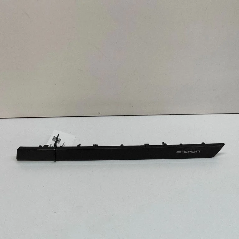 Dekoratīvā apdares josliņa 4KR857186