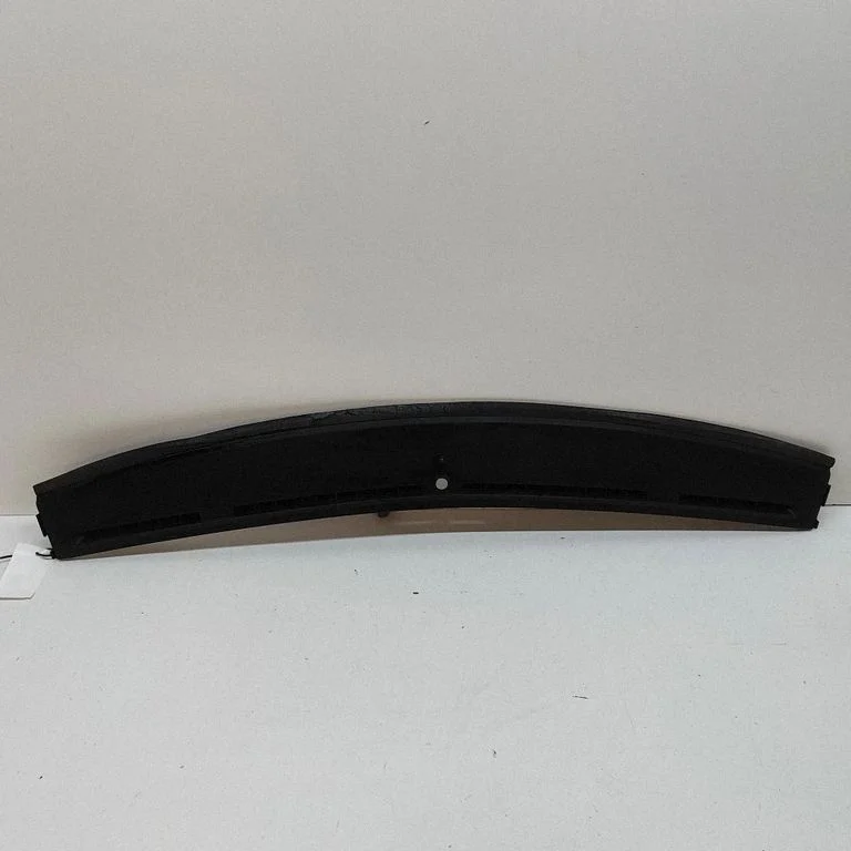 Dashboard glove box trim – Maserati Ghibli (2013-)