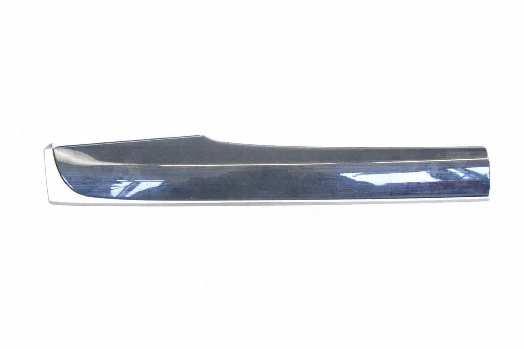 Kindalaeka dekoratiivviimistlusriba – Lexus GS 250 350 300H 450H (2013-)