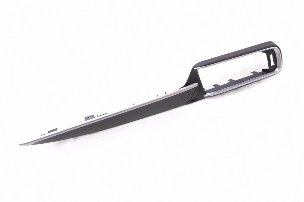 Dashboard glove box trim