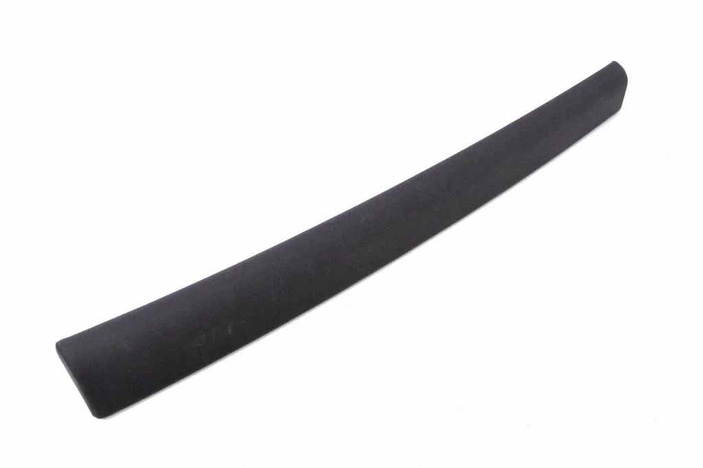Dashboard glove box trim FGMW510111