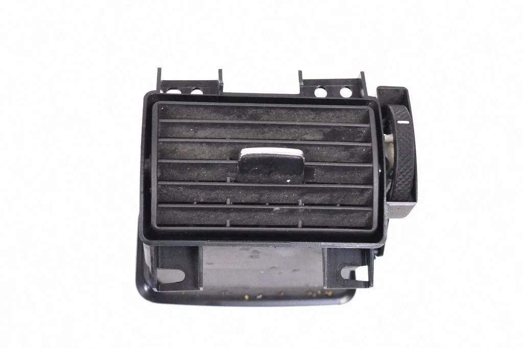 Dashboard air vent grill cover trim 8C1119C682AA