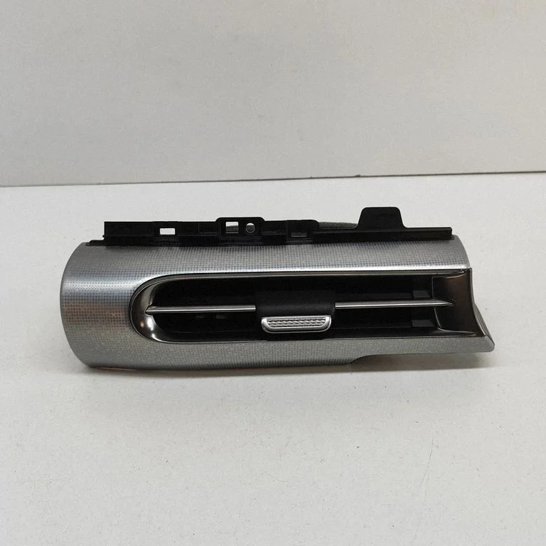 Armatuurlaua õhutusresti kate 84790CU800
