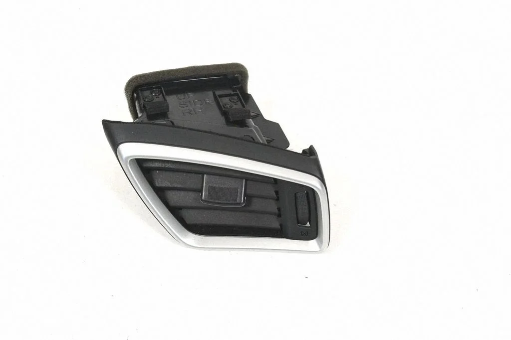 Paneļa gaisa restītes 6878040E1A