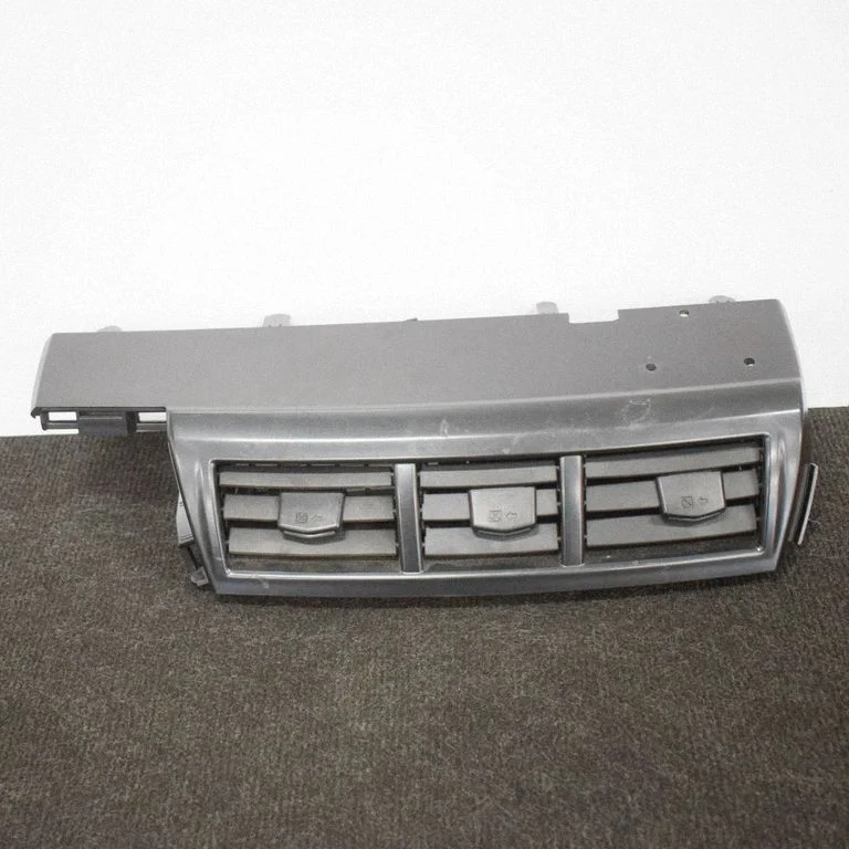 Paneļa gaisa restītes – Toyota Prius+ (ZVW40) (2011-2018)
